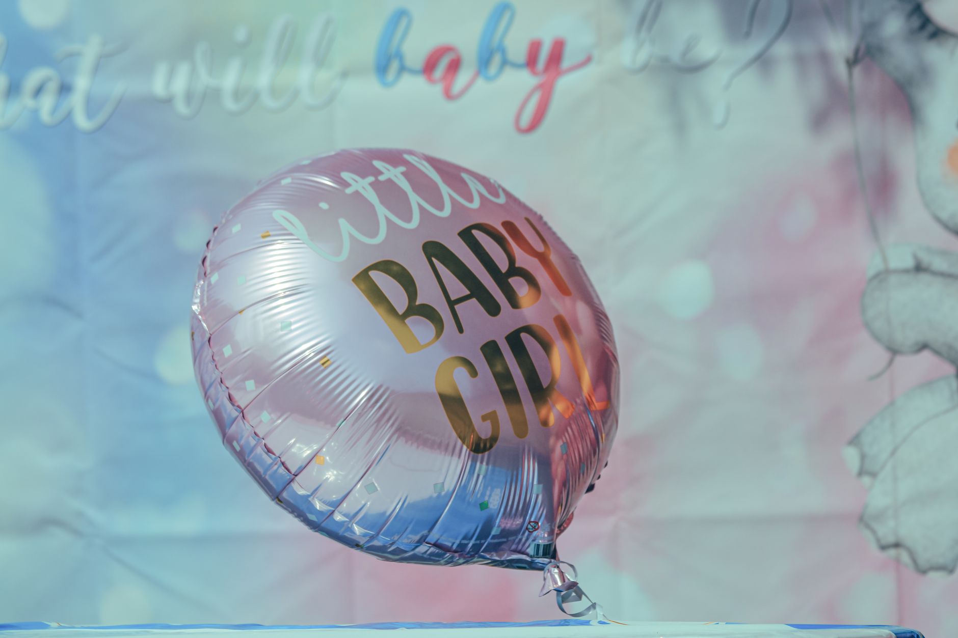 Ballon rose annonce petite fille pour baby shower