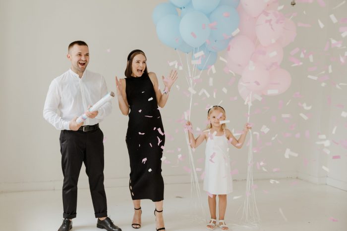 Fête pour annoncer fille ou garçon : quel geste choisir ?